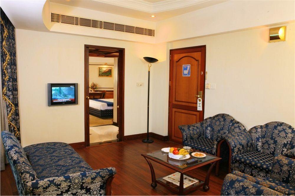 Residency Tower Hotel Thiruvananthapuram Room photo
